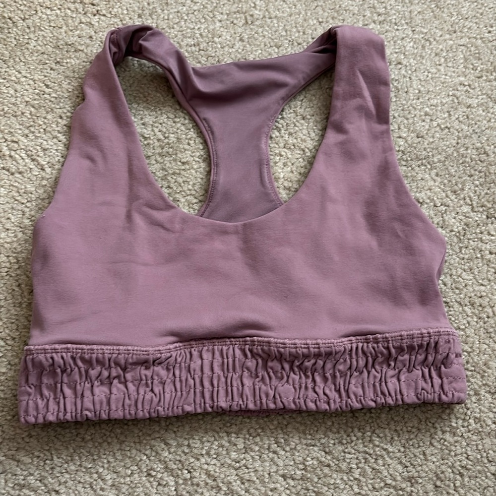 “Glyder”: Sports bra